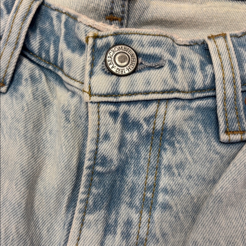 A&F Mid Rise Curve Love Jean - Picture 7 of 8